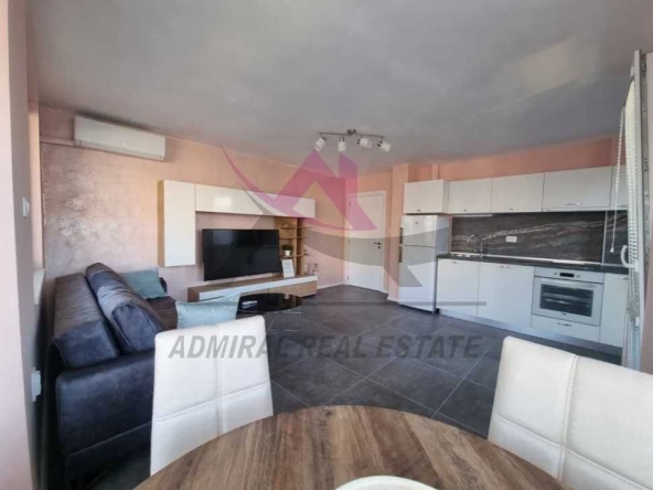 Дава се под наем Двустаен апартамент в Варна, Колхозен пазар - 55 кв.м за 450 € - Снимка #1