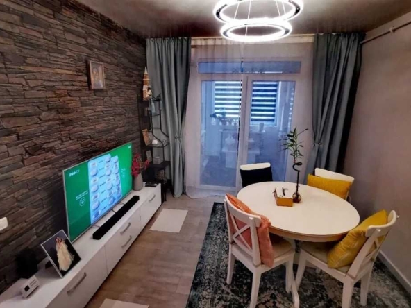 Дава се под наем Двустаен апартамент в Пловдив, Христо Смирненски - 64 кв.м за 209.1 € - Снимка #1