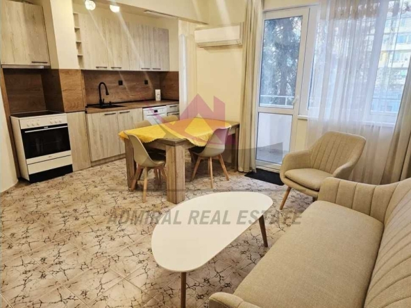 Дава се под наем Тристаен апартамент в Варна, Спортна зала - 90 кв.м за 698.19 € - Снимка #1