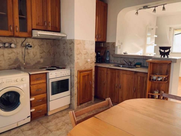 Дава се под наем Двустаен апартамент в София, Банишора - 75 кв.м за 523.26 € - Снимка #1