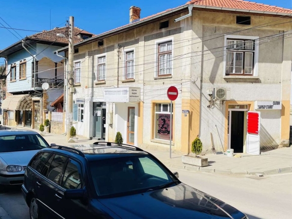 Етаж от къща в Тетевен - 113 кв.м за 474 €/кв.м - Снимка #1