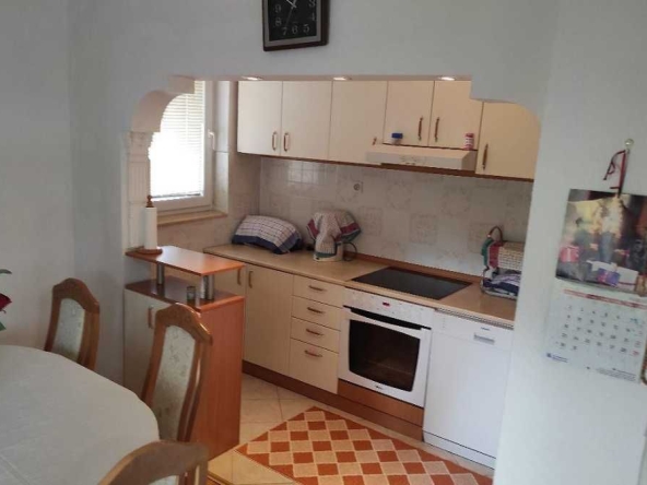 Дава се под наем Едностаен апартамент в Бургас, Сарафово - 42 кв.м за 168.3 € - Снимка #1