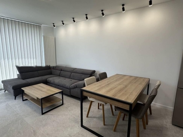 Дава се под наем Двустаен апартамент в София, Студентски град - 75 кв.м за 750 € - Снимка #1