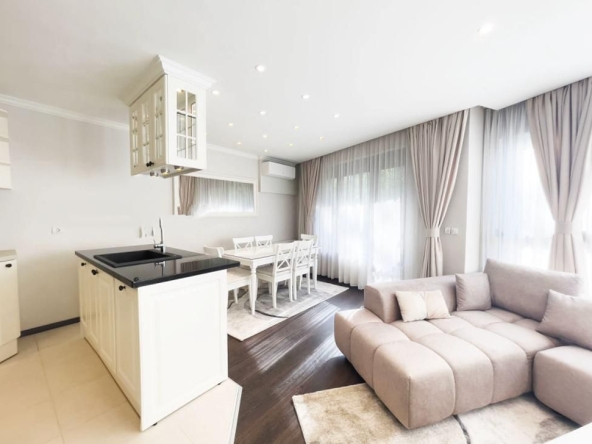 Дава се под наем Тристаен апартамент в София, Дианабад - 140 кв.м за 1099 € - Снимка #1