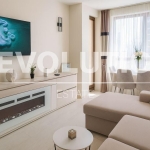 Дава се под наем Тристаен апартамент в к.к. Златни пясъци - 67 кв.м за 650 € - Снимка #1