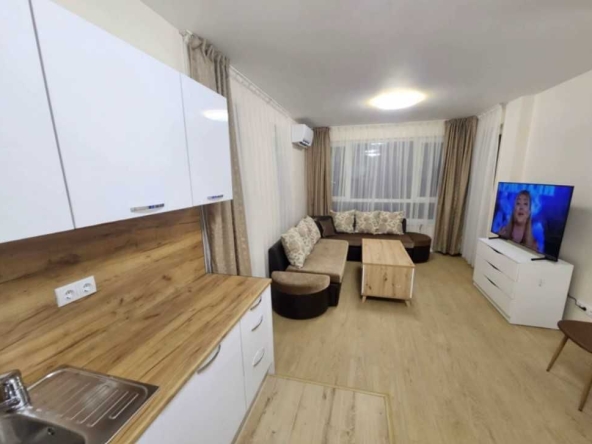 Дава се под наем Тристаен апартамент в София, Студентски град - 100 кв.м за 896.58 € - Снимка #1