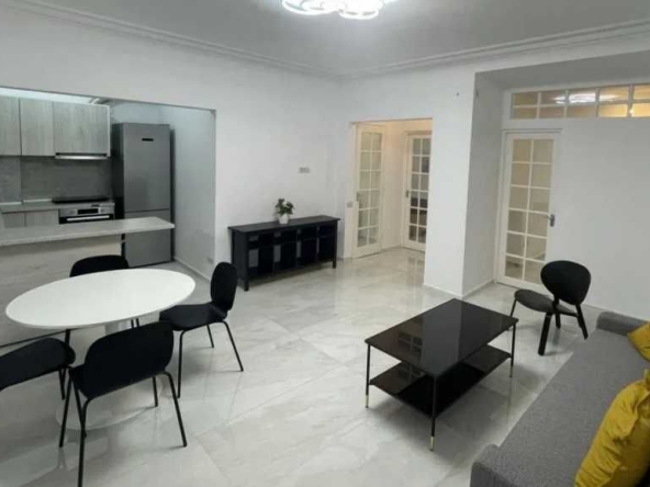 Дава се под наем Двустаен апартамент в Пловдив, Младежки Хълм - 60 кв.м за 234.6 € - Снимка #1