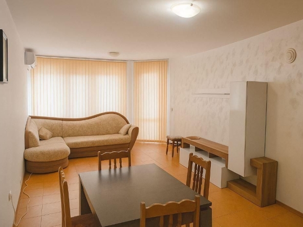 Дава се под наем Двустаен апартамент в Варна, Лятно кино Тракия - 68 кв.м за 325 € - Снимка #1