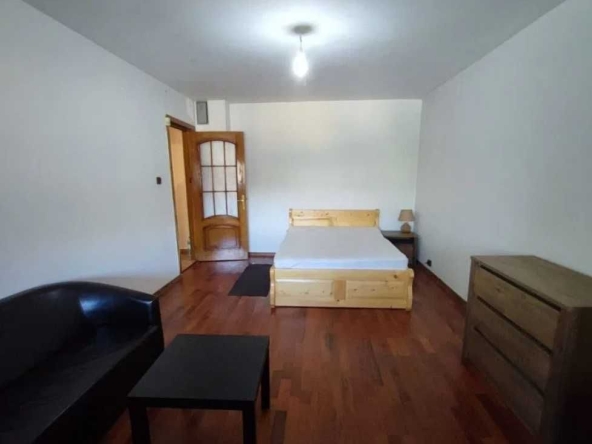 Дава се под наем Двустаен апартамент в Пловдив, Младежки Хълм - 65 кв.м за 295.8 € - Снимка #1