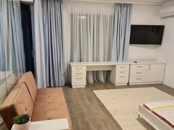 Дава се под наем Тристаен апартамент в Пловдив, Център - 88 кв.м за 285.6 € - Снимка #1