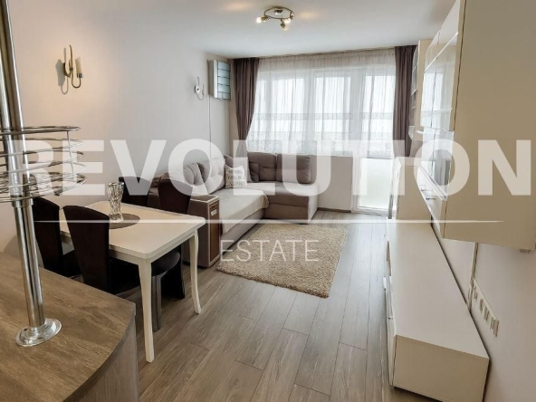 Дава се под наем Тристаен апартамент в Варна, Окръжна болница - 70 кв.м за 750 € - Снимка #1