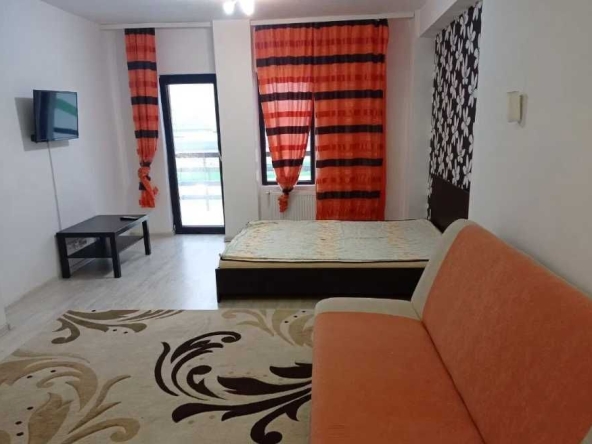 Дава се под наем Тристаен апартамент в Бургас, Лазур - 95 кв.м за 372.3 € - Снимка #1