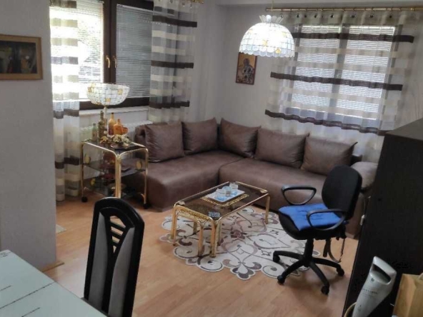 Дава се под наем Двустаен апартамент в Пловдив, Гагарин - 65 кв.м за 331.5 € - Снимка #1