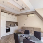 Дава се под наем Двустаен апартамент в Варна, Червен площад - 60 кв.м за 630 € - Снимка #1