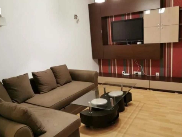 Дава се под наем Двустаен апартамент в Пловдив, Център - 65 кв.м за 275.4 € - Снимка #1