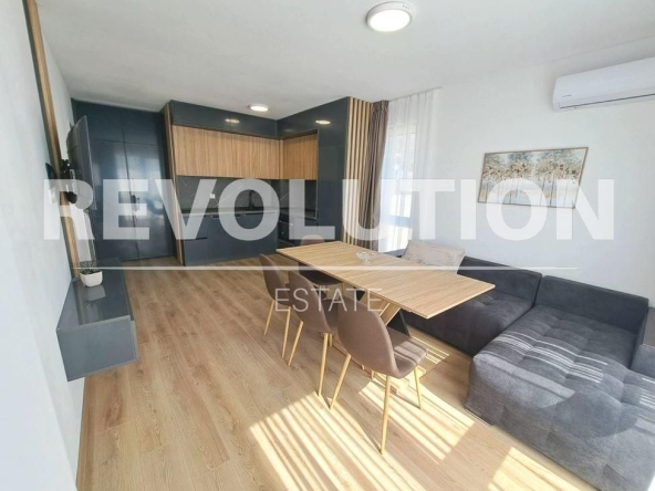 Дава се под наем Двустаен апартамент в Варна, м-т Пчелина - 57 кв.м за 475 € - Снимка #1