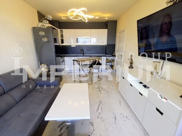 Двустаен апартамент в Варна, Гранд Мол Варна - 65 кв.м за 2662 €/кв.м - Снимка #1