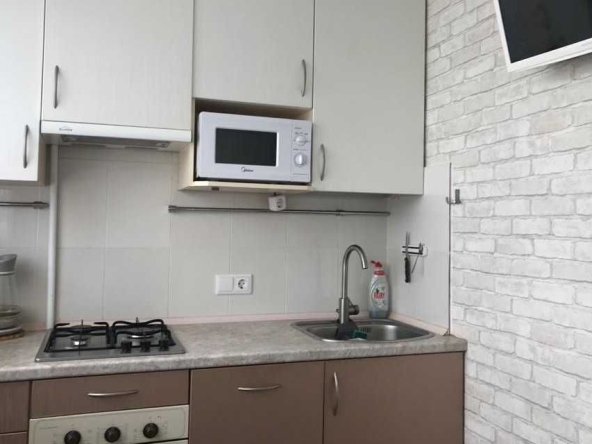 Дава се под наем Тристаен апартамент в Пловдив, Каменица 1 - 84 кв.м за 244.8 € - Снимка #1
