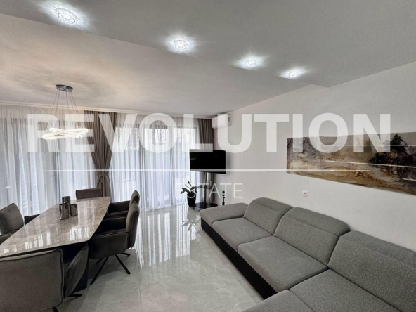 Дава се под наем Къща в Варна, Галата - 120 кв.м за 1595.79 € - Снимка #1