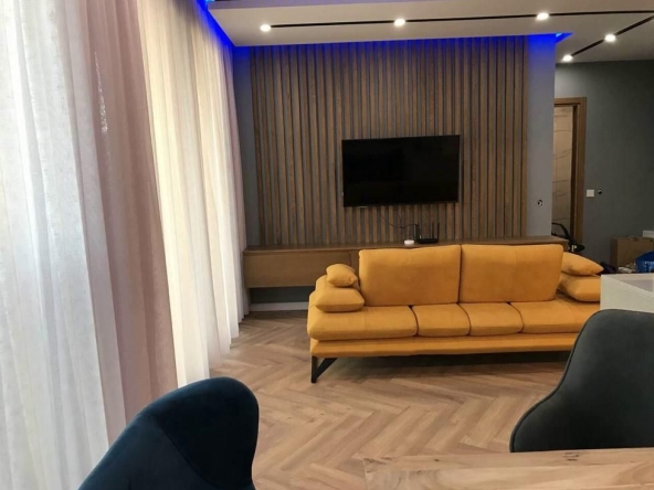 Дава се под наем Двустаен апартамент в София, Витоша - 50 кв.м за 818 € - Снимка #1