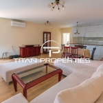 Дава се под наем Тристаен апартамент в Варна, Център - 130 кв.м за 1196.97 € - Снимка #1