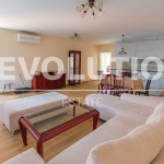 Дава се под наем  в Варна, Център - 130 кв.м за 1196.97 € - Снимка #1