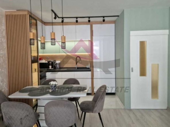 Тристаен апартамент в Варна, Възраждане 1 - 109 кв.м за 2019 €/кв.м - Снимка #1