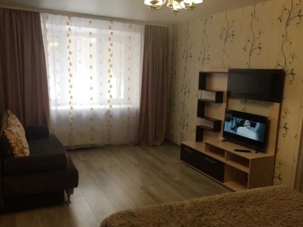 Дава се под наем Едностаен апартамент в Пловдив, Каменица 1 - 25 кв.м за 142.8 € - Снимка #1