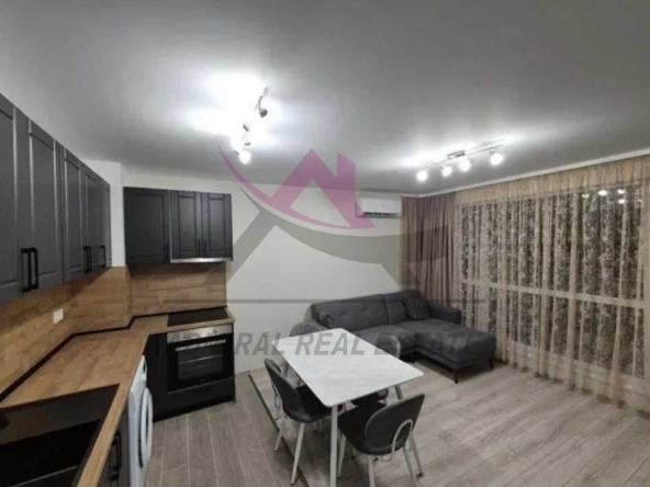 Дава се под наем Двустаен апартамент в Варна, Възраждане 3 - 52 кв.м за 488.58 € - Снимка #1