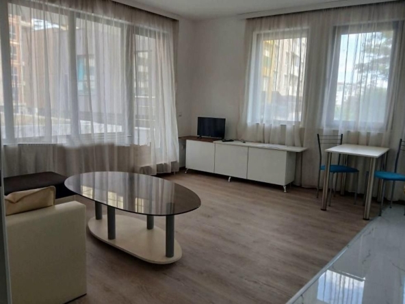 Дава се под наем Двустаен апартамент в София, Оборище - 96 кв.м за 946.56 € - Снимка #1