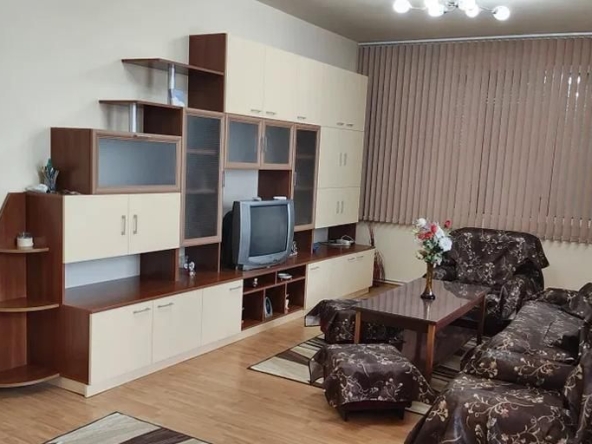 Дава се под наем Тристаен апартамент в Пловдив, Христо Смирненски - 100 кв.м за 425 € - Снимка #1