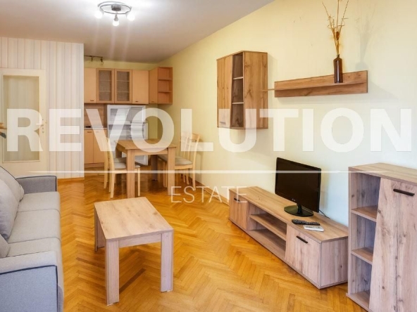 Дава се под наем Двустаен апартамент в Варна, Спортна зала - 60 кв.м за 400 € - Снимка #1