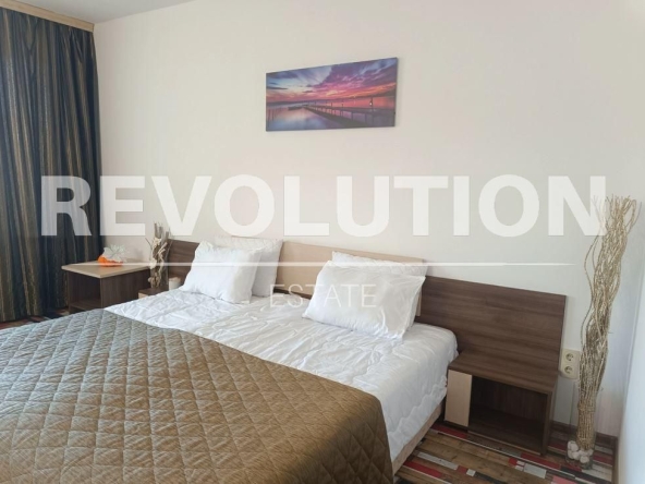 Дава се под наем Едностаен апартамент в к.к. Св.Св. Константин и Елена - 40 кв.м за 300 € - Снимка #1