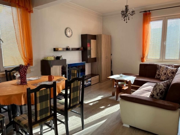 Дава се под наем Двустаен апартамент в София, Център - 72 кв.м за 999 € - Снимка #1