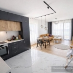 Дава се под наем Тристаен апартамент в Варна, Кайсиева градина - 100 кв.м за 598.23 € - Снимка #1