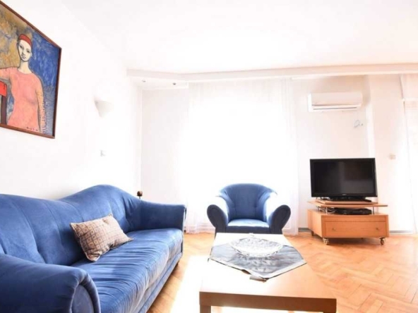 Дава се под наем Тристаен апартамент в Пловдив, Мараша - 90 кв.м за 346.8 € - Снимка #1