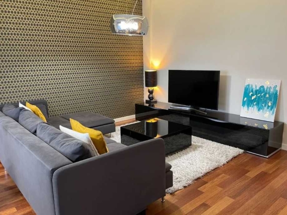 Дава се под наем Двустаен апартамент в Пловдив, Старият град - 60 кв.м за 285.6 € - Снимка #1