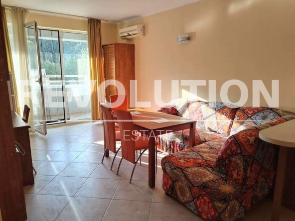 Дава се под наем Двустаен апартамент в к.к. Златни пясъци - 59 кв.м за 700 € - Снимка #1