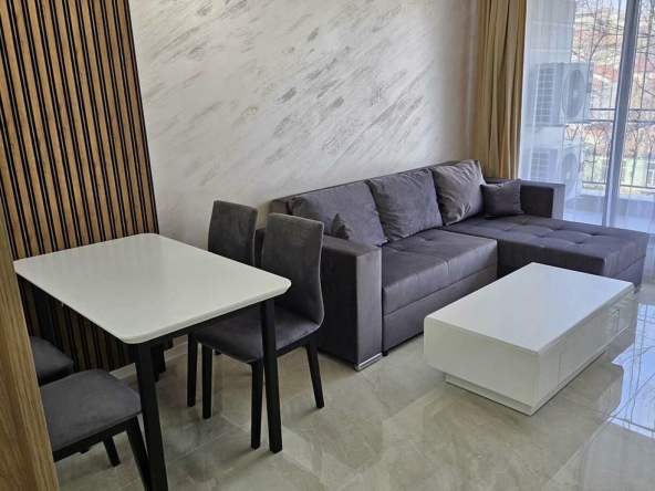 Дава се под наем Двустаен апартамент в Пловдив, Център - 76 кв.м за 700 € - Снимка #1
