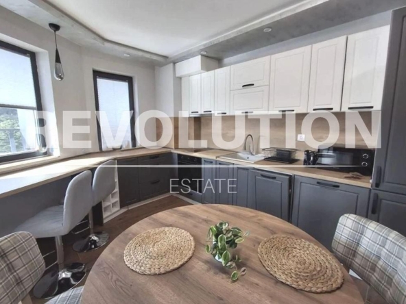 Дава се под наем Двустаен апартамент в Варна, Бриз - 68 кв.м за 850 € - Снимка #1
