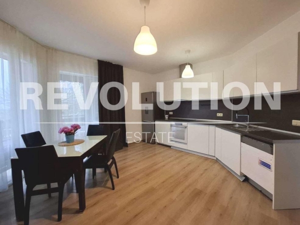 Дава се под наем Къща в к.к. Златни пясъци - 138 кв.м за 847.62 € - Снимка #1