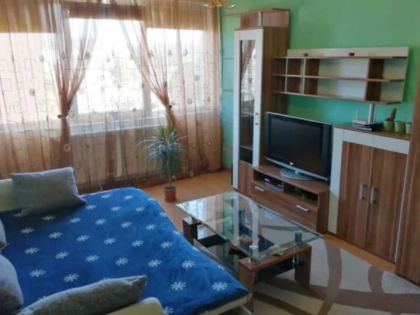 Дава се под наем Тристаен апартамент в Бургас, Лазур - 90 кв.м за 280.5 € - Снимка #1