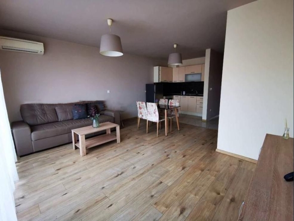 Дава се под наем Тристаен апартамент в София, Център - 110 кв.м за 600 € - Снимка #1