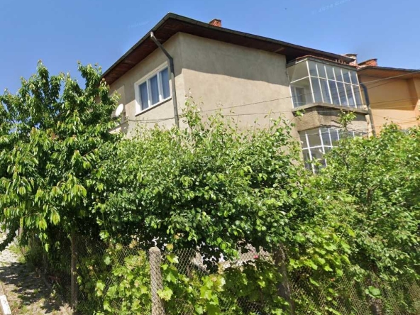 Етаж от къща в Кюстендил, Бузлуджа - 100 кв.м за 650 €/кв.м - Снимка #1