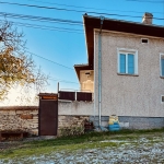 Дава се под наем Къща в с. Леденик, Област Велико Търново - 80 кв.м за 35.7 € - Снимка #1