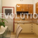 Дава се под наем Тристаен апартамент в Варна, Левски - 100 кв.м за 750 € - Снимка #1