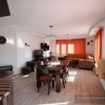 Дава се под наем Тристаен апартамент в Варна, Базар Левски - 105 кв.м за 722.67 € - Снимка #1