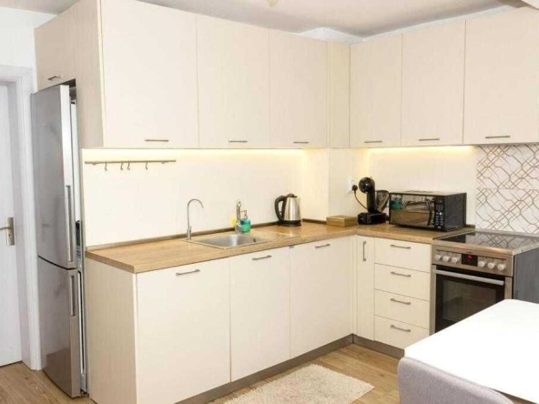 Тристаен апартамент в Варна, Колхозен пазар - 120 кв.м за 1458 €/кв.м - Снимка #1