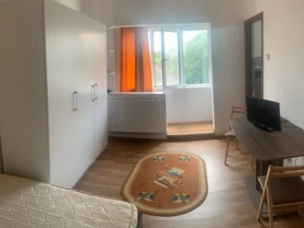 Дава се под наем Едностаен апартамент в Пловдив, Център - 30 кв.м за 102 € - Снимка #1