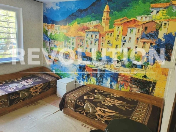 Дава се под наем Тристаен апартамент в Варна, Лятно кино Тракия - 100 кв.м за 500 € - Снимка #1